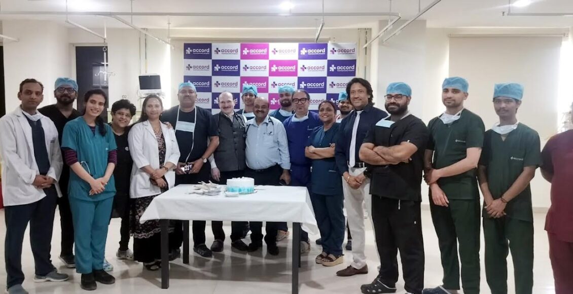 Accord Hospital celebrates 7,000 successful heart procedures with a cake-cutting ceremony