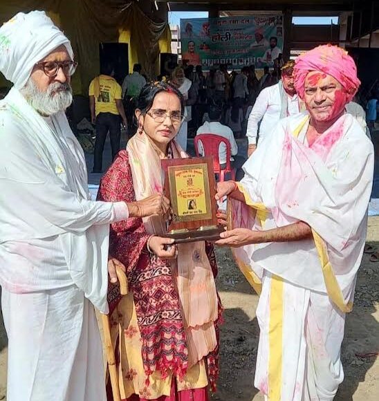 Swara Latta Singh honored with the 'Braj Gopi Samman'