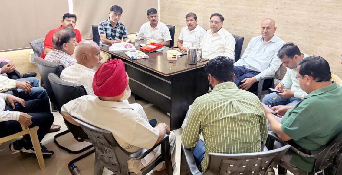 Important meeting of RWA and corporation officials regarding the development and beautification of Sector-29