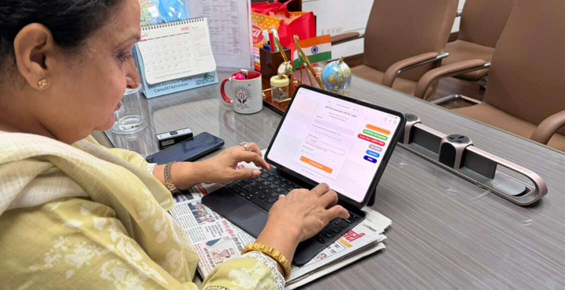 Digital Initiative in Census: Mayor Mrs. Praveen Batra Joshi participated in the self-enumeration process