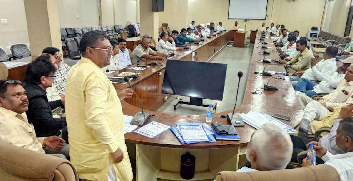 Meeting of Sarva Karamchari Sangh and Nagar Palika Karmachari Sangh concluded, discussion took place regarding Ambedkar Jayanti.
