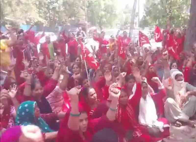 Asha workers protest in Faridabad: Said – online work pressure is being increased