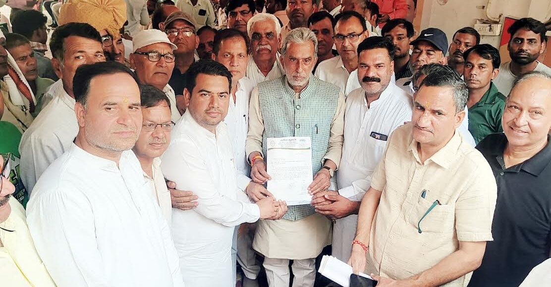 People met the Union Minister of State to get the cut on the Delhi-Mumbai Expressway approved.