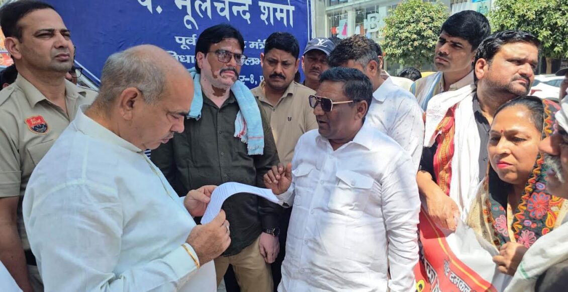 Government should give justice to the family of the employee who died in the fire: Naresh Shastri