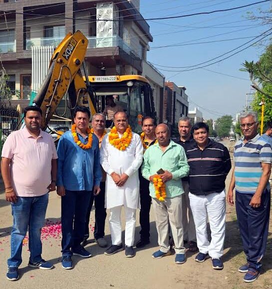 Ward No. 37 will become an ideal ward in terms of development: Mukesh Agarwal