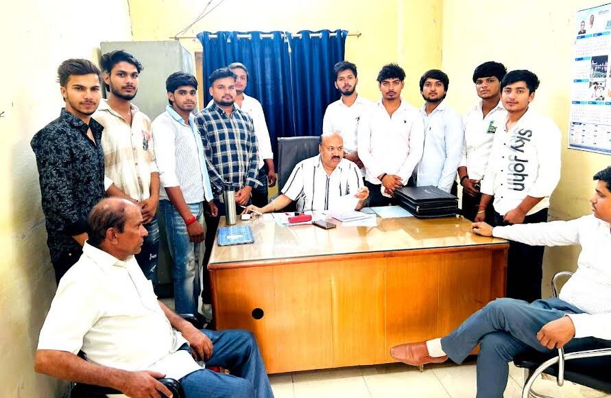 Student Council submitted memorandum regarding election restoration