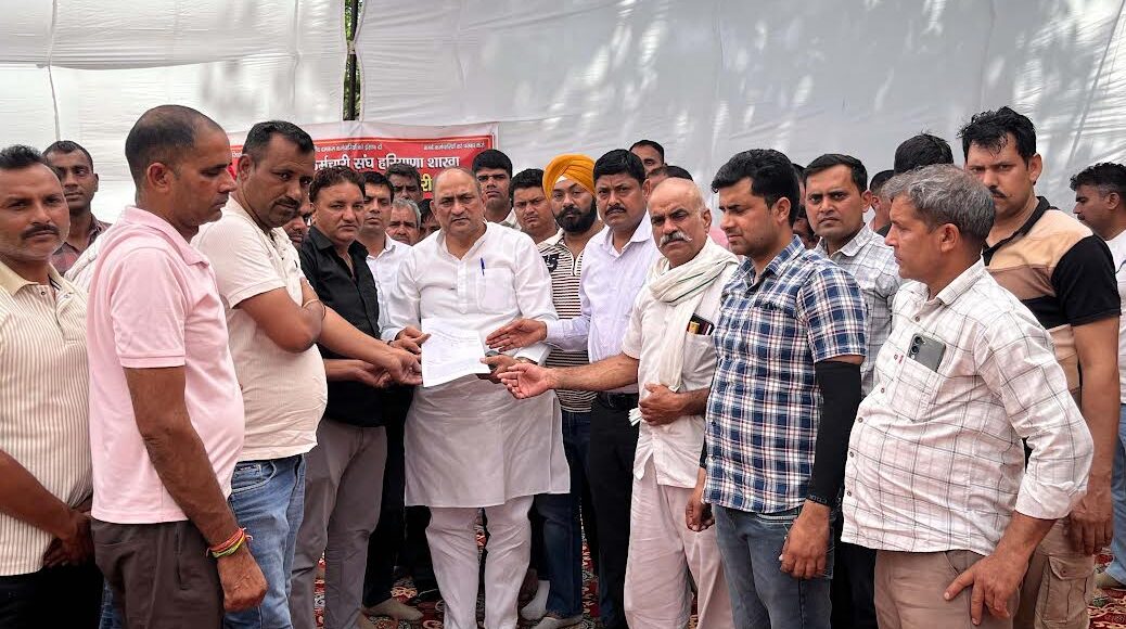 Government should give government job and compensation of Rs 1 crore to the martyred fire brigade personnel: Baljeet Kaushik