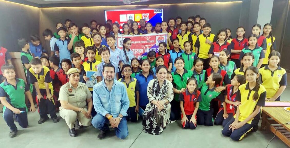 Faridabad Police's road safety team raised awareness about road safety.