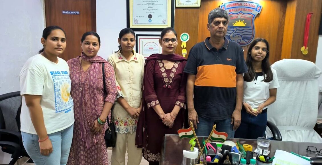 Girls from Aggarwal College hoisted the flag at MDU