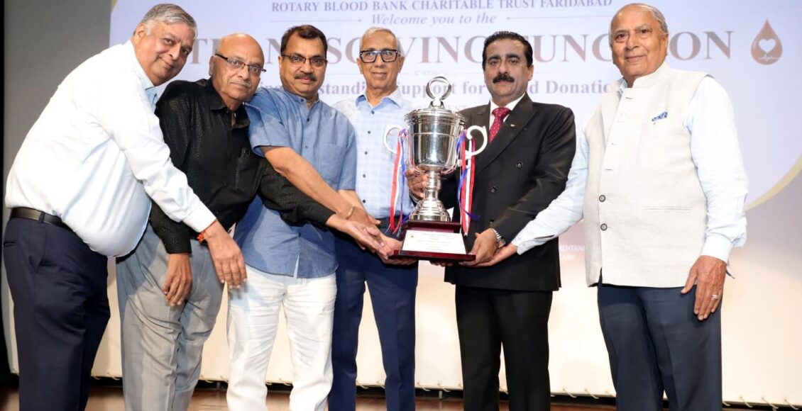 Aggarwal College, Ballabgarh, honored for outstanding contribution to blood donation services.