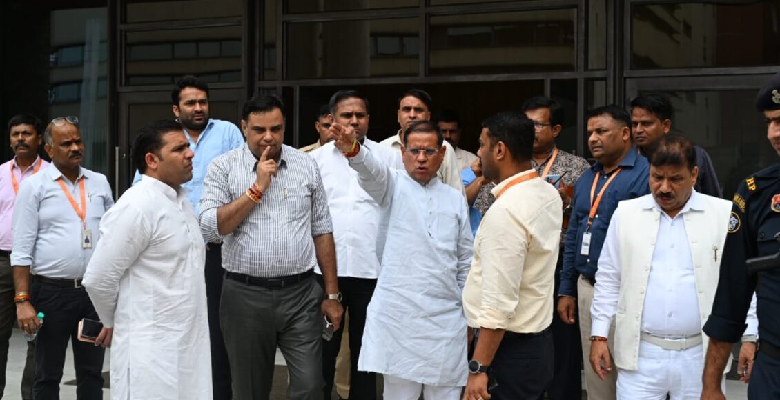 Minister Rajesh Nagar took stock of the preparations for Dr. Archana Gupta's felicitation ceremony.