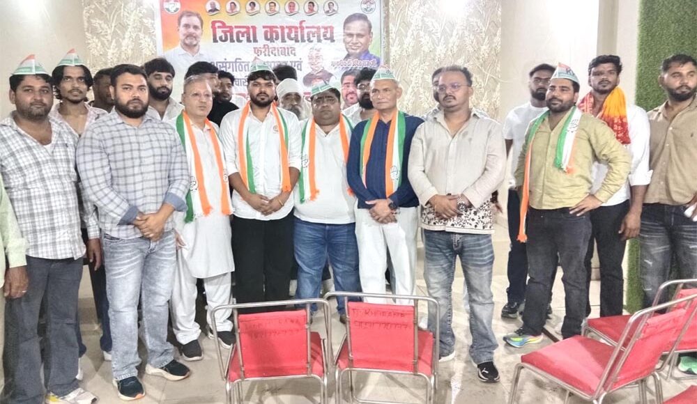 Massive influx into the Congress; hundreds of youths join the party under the leadership of Sumit Bhatia.