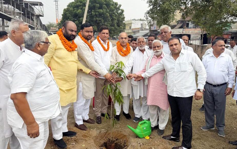 MLA Pt. Moolchand Sharma launched a cleanliness drive, conveyed a message of hygiene, and planted saplings.