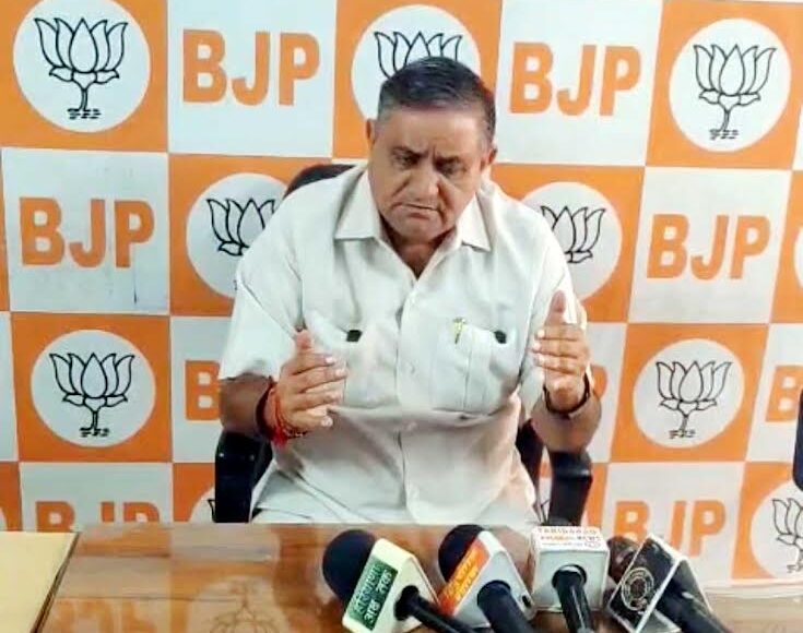 Former MLA should publicly apologize to the migrant community: Dharmbir Bhadana