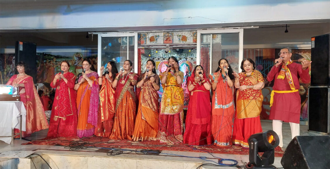 गीता आश्रम में भजनों और नृत्य से कृष्णमय हुआ वातावरण