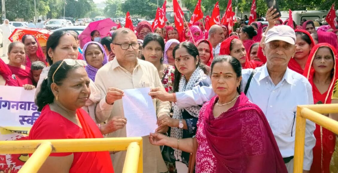 Scheme workers staged a protest at the Union Minister of State's office.