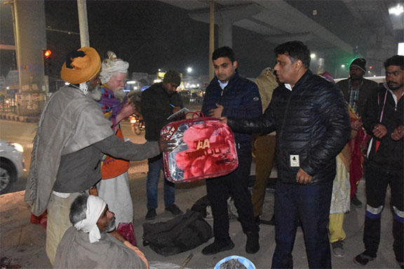 Deputy Commissioner Vikram inspected the night shelters, reviewed the facilities