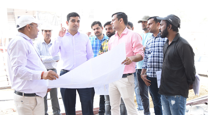 स्मार्ट सिटी परियोजना के तहत चल रहे निर्माण कार्यों को जल्द से जल्द करें पूरा : डीसी विक्रम सिंह