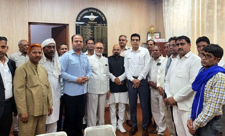 अंबेडकर की प्रतिमा खंडित मामले में सर्व समाज के लोगों ने एसडीएम से की मुलाकात