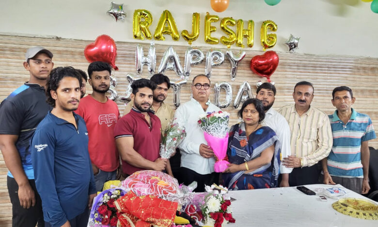 Rajesh Bhatia's 54th birthday was celebrated with great pomp and enthusiasm