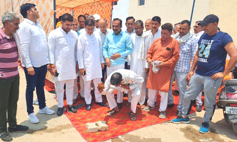विधायक राजेश नागर ने खेड़ी कलां गांव में जोहड़ का किया समाधान