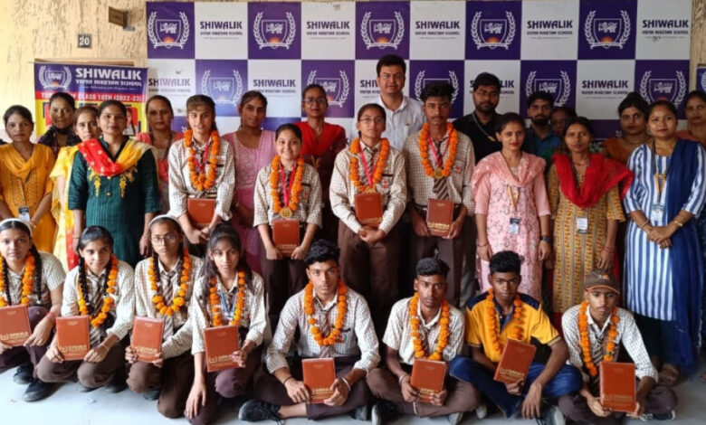 The result of Shivalik Vidya Niketan School was 100 percent.