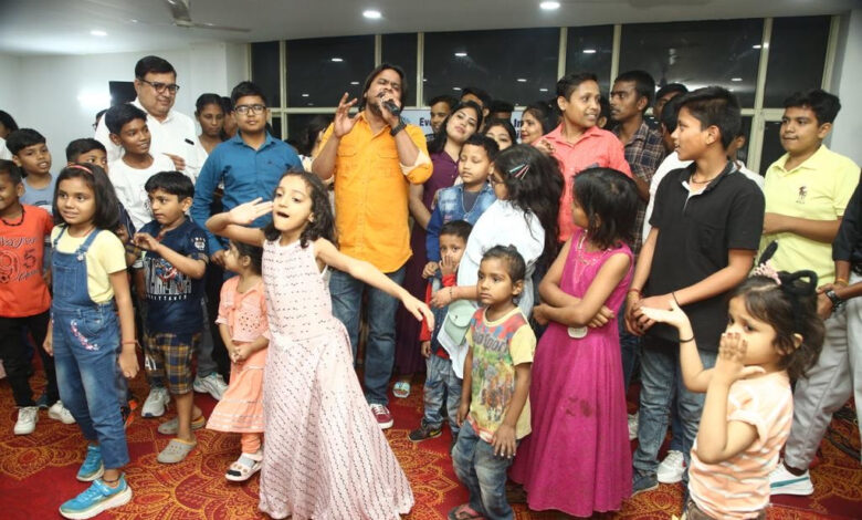 Enthusiasm was seen in people who reached from all over the city in the astrology camp, former Industries Minister Vipul Goyal inaugurated the camp