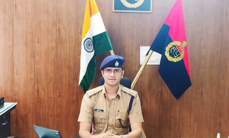 Chhayansa police team arrested the accused who was absconding for 17 years