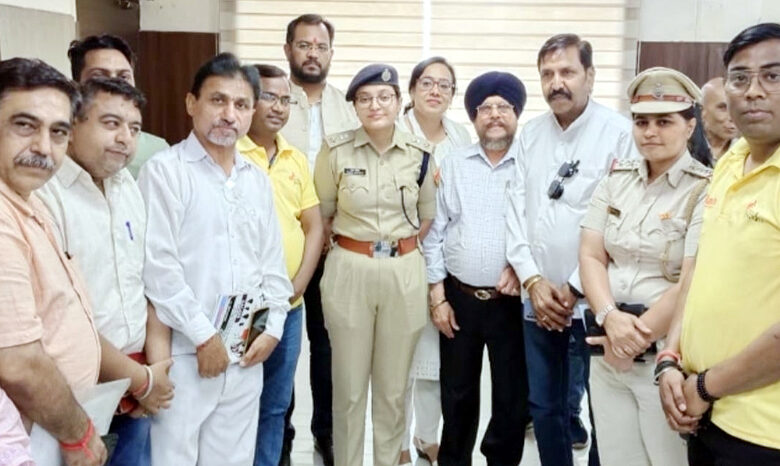 साइबर अपराध रोकने के लिये बेटी बचाओ अभियान भी समाज को जागृत करेगा : हरीश चन्द्र आज़ाद