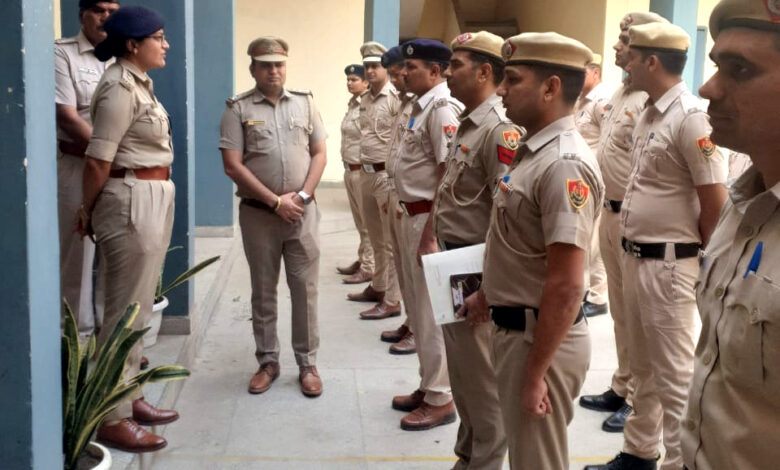 डीसीपी सेंट्रल पूजा वशिष्ठ ने सेक्टर 31 थाने का किया औपचारिक निरीक्षण
