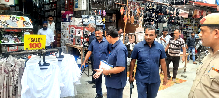 पुलिस थाना कोतवाली प्रभारी की टीम ने बम निरोधक दस्ता तथा डॉग स्क्वाड टीम के साथ मिलकर एनआईटी बस स्टैंड व नंबर-1 मार्केट में चलाया सर्च अभियान
