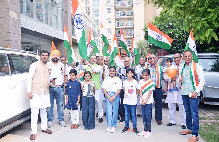 ओमेक्स सपा विलेज सोसायटी सेक्टर-78 द्वारा 77वें स्वतंत्रता दिवस पर कार्यक्रम का आयोजन