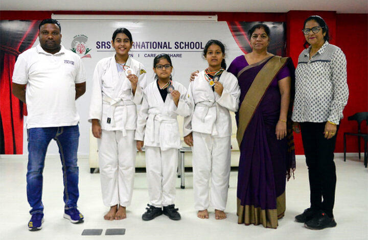जूडो चैंंपियनशिप में एसआरएस स्कूल की छात्राओं ने जीते मैडल