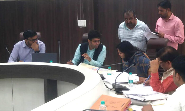 एडीसी आनंद शर्मा ने नगर निगम फरीदाबाद के वार्डो के परिसीमन के दावे और आपत्तियों की सुनवाई