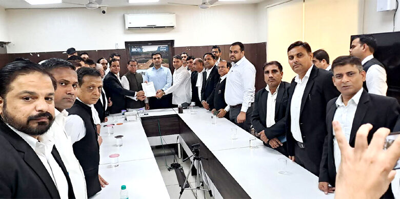 विधायक राजेश नागर की मध्यस्थता पर वकीलों की हड़ताल स्थगित