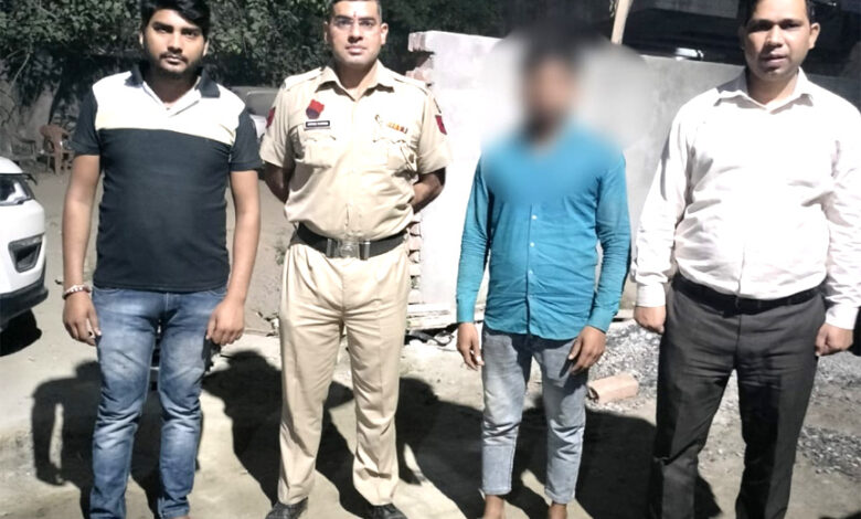 3 वर्ष पहले घर से लापता 19 वर्षीय लडके को क्राइम ब्रांच कैट की टीम ने तलाश कर किया परिजनों के हवाले, लोटाई परिजनों की खुशी